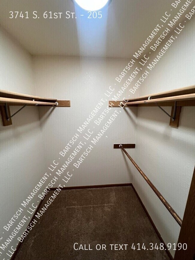 Building Photo - 3741 S 61st St