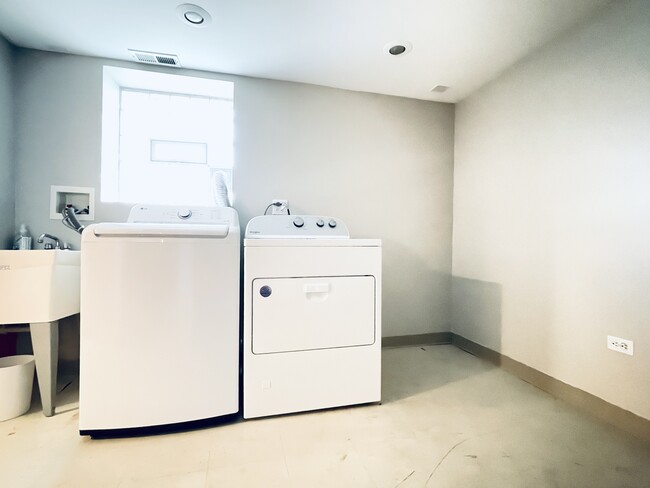 Utility room with Washer Dryer, purchased in 2024 - 4259 N Lawndale Ave