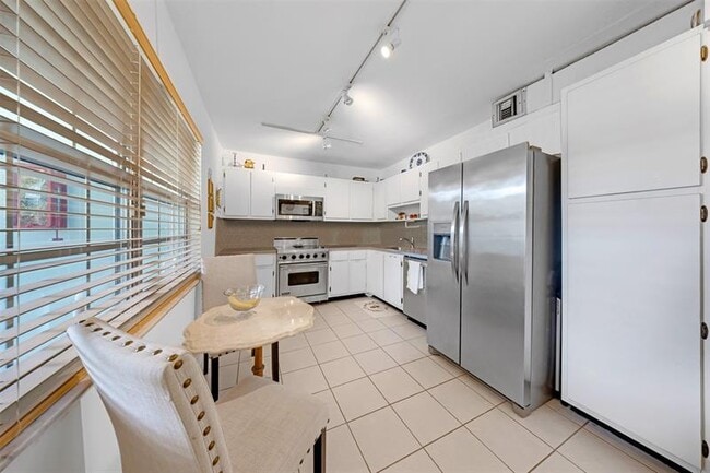 Building Photo - 901 Cypress Grove Dr