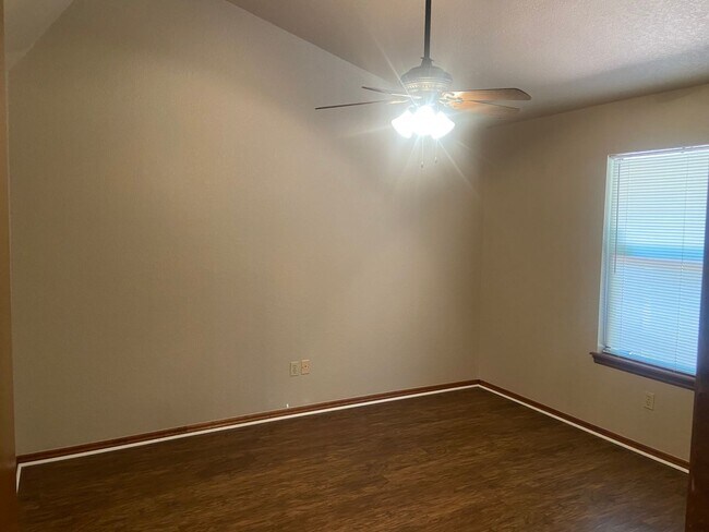 Building Photo - Beautiful 2 bed 2 bath home in a great location!!