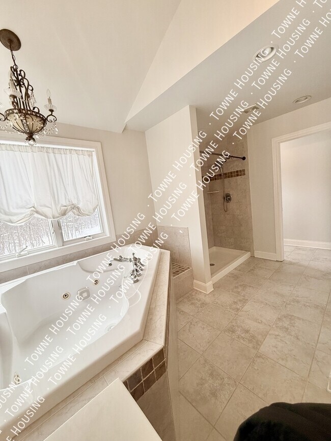 Building Photo - 13573 Schang Rd