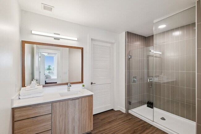 Building Photo - 222 E Jefferson St