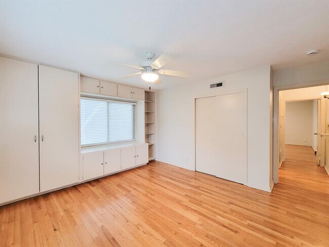 Building Photo - 2249 Branard St