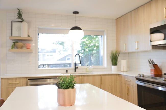 Building Photo - 3921 I St