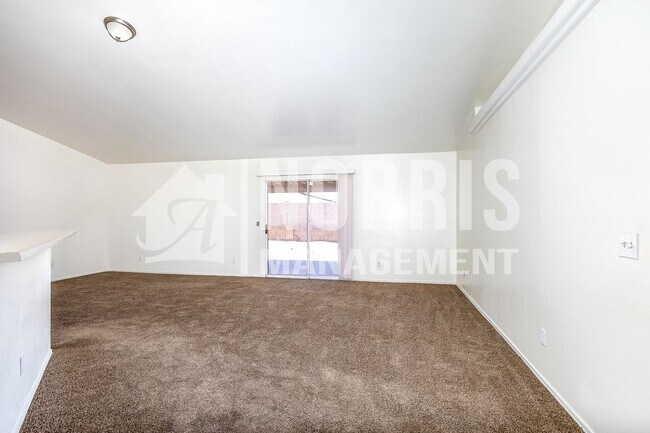 Building Photo - 10493 W Arivaca Dr