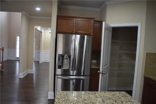 Building Photo - 480 Meadow Hill Dr