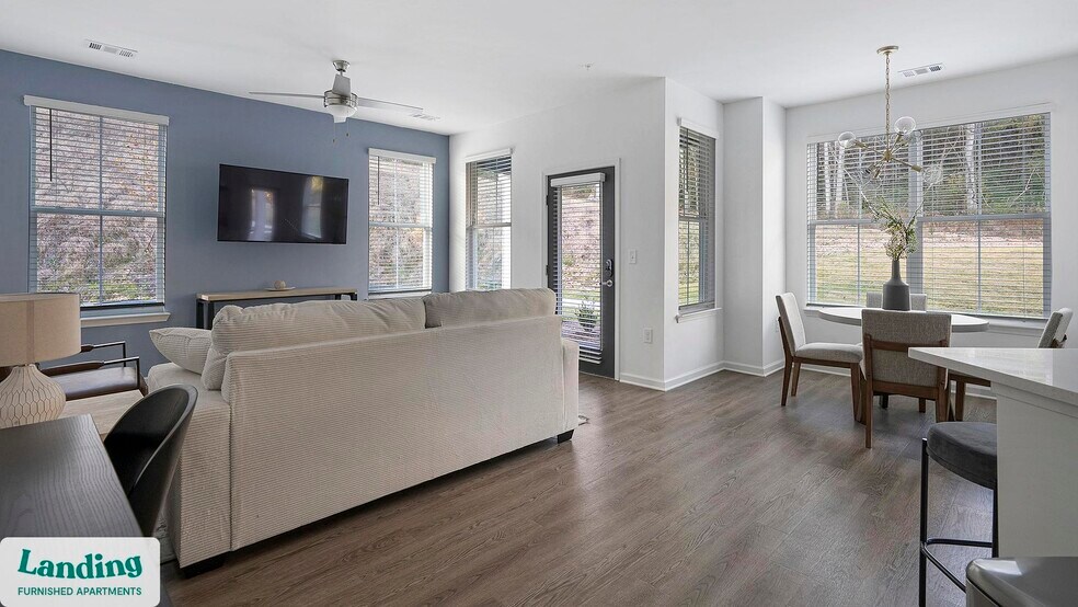 Building Photo - 2800 Milan Ct