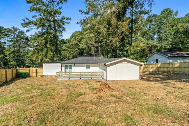 Building Photo - 1514 Peachcrest Rd