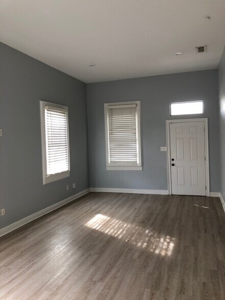 Building Photo - 580 Peyton Dr