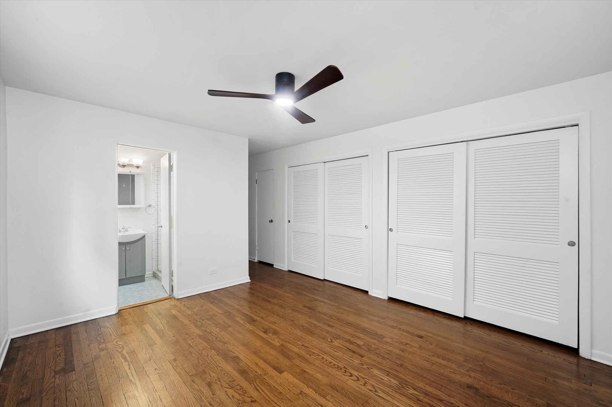 Building Photo - 7056 N Rockwell St