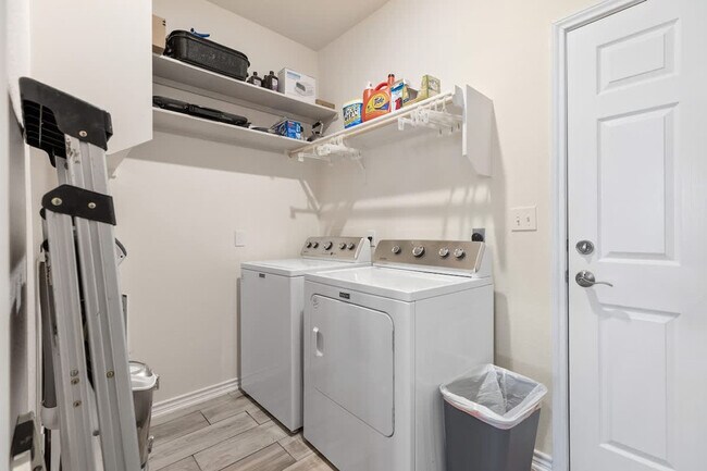 Building Photo - 1025 Monte Verde Dr