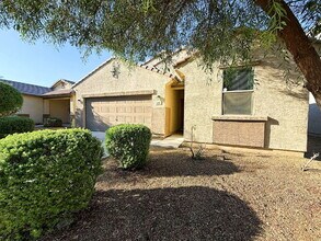 Building Photo - "Charming 3-Bedroom Oasis with 2 Baths & S...