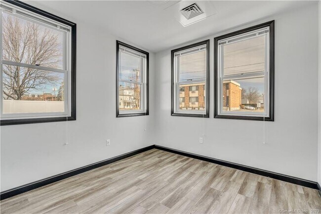 Building Photo - 77 Whiting St