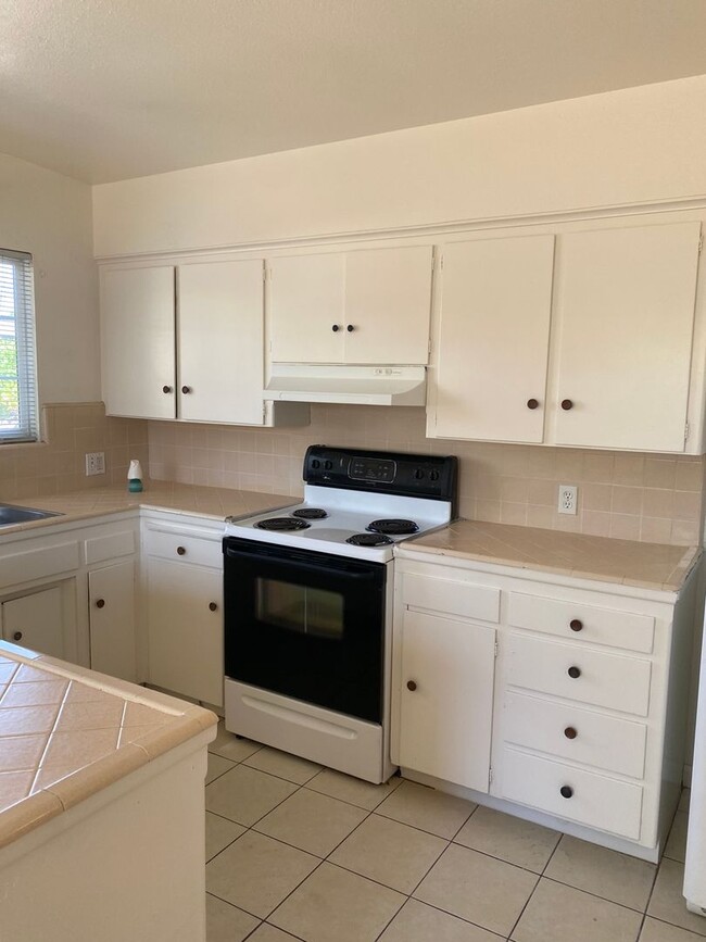 Building Photo - Now Available!! Quaint Los Banos Home