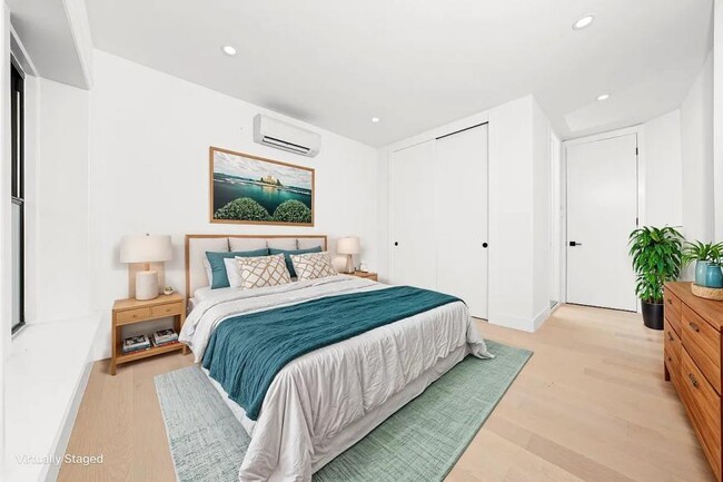 Building Photo - 3 bedroom in Brooklyn NY 11215