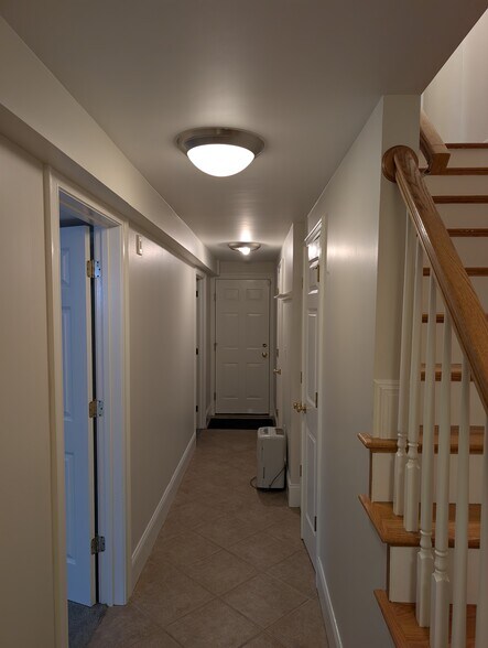 Building Photo - 40 Prince St