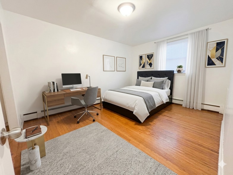 Building Photo - 6007 N Camac St