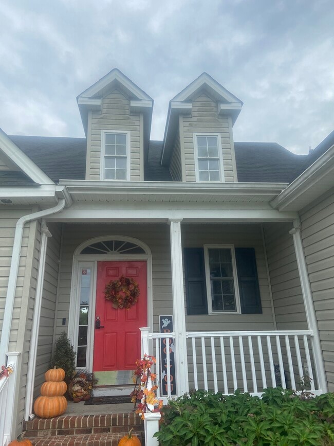 Primary Photo - 134 Cottonwood Dr