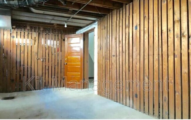 Building Photo - 4290 Monroe St