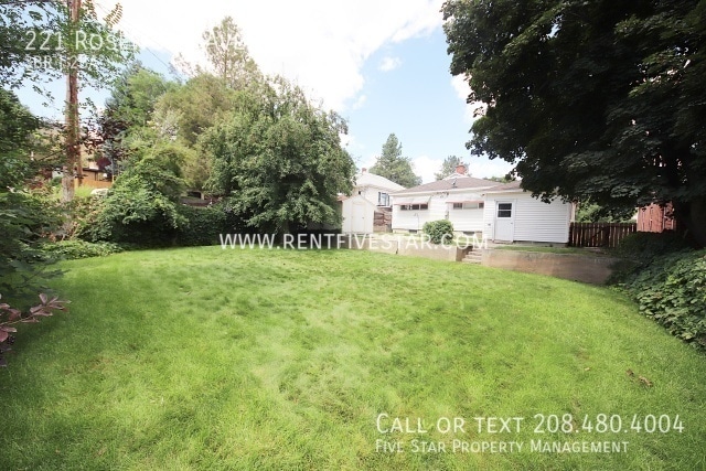 Building Photo - 221 Rosewood Ave