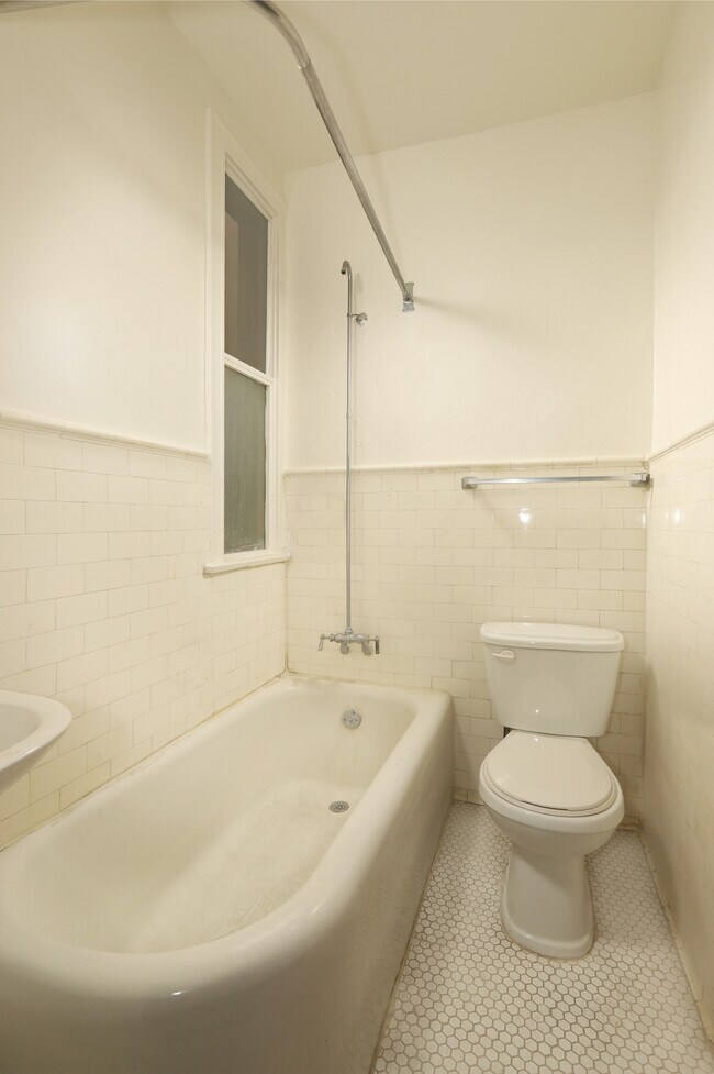 Building Photo - 2121 James M Wood Blvd