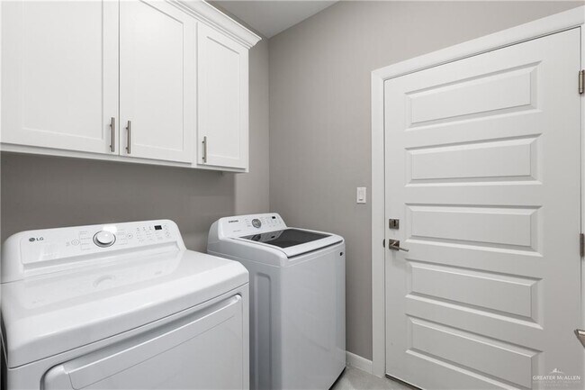 Building Photo - 17 Pecos Trail