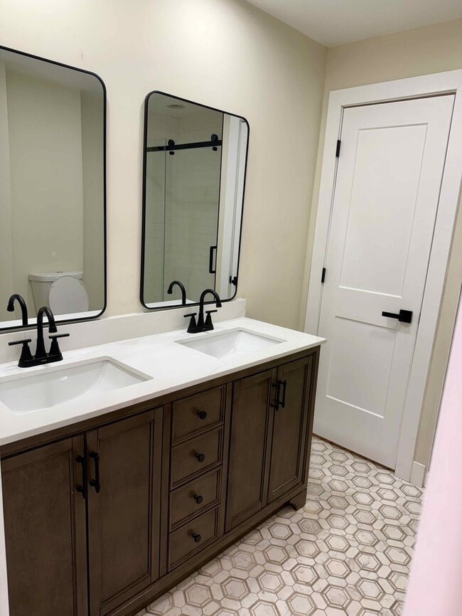 Building Photo - Beautifully Renovated 3 Bed 1 Bth Home in Webster Schools