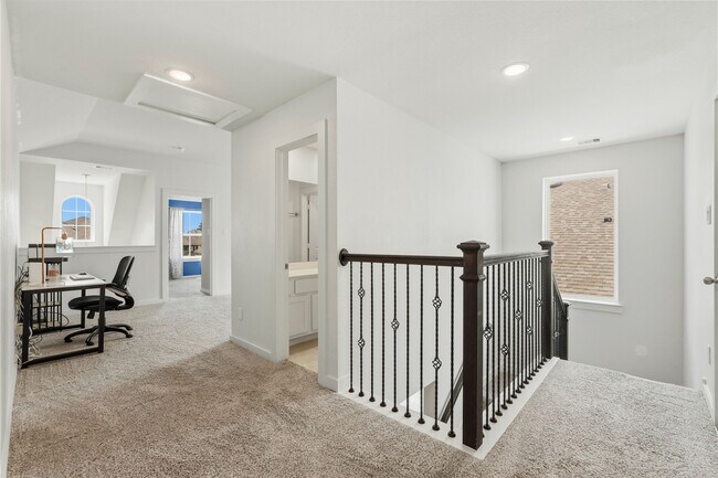 Building Photo - 15647 Roscobie Park Dr