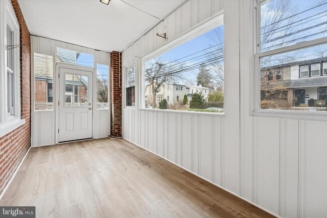 Building Photo - 10 W Jefferson St