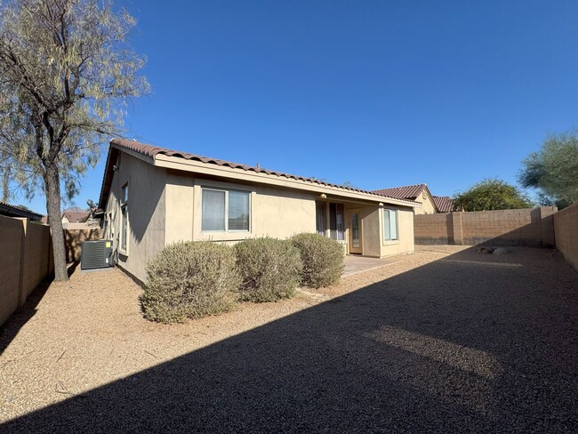 Building Photo - 2 BEDROOM PLUS OFFICE/DEN IN MCDOWELL MTN ...