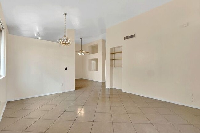 Building Photo - Pending/ Rented - Sunlit Serenity in Rita ...
