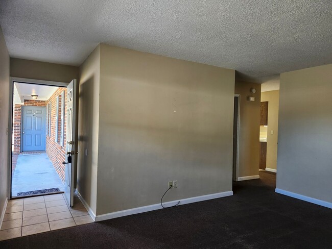 Building Photo - 101 Lytle Rd