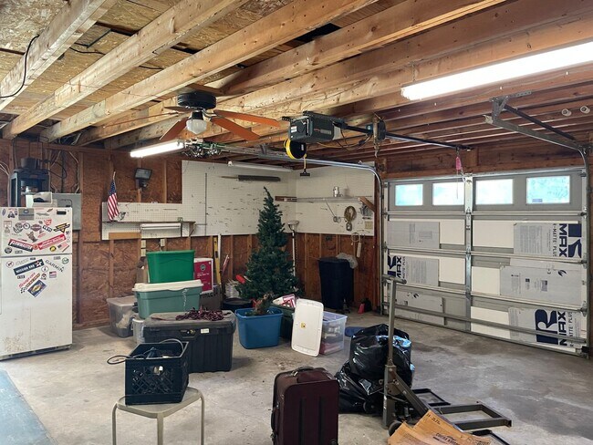 Building Photo - 3 Bedroom 2 Bath house in Boiling Springs with Workshop/Garage