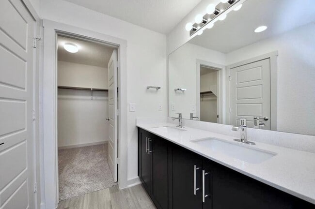 Building Photo - 1825 Bonham Ln