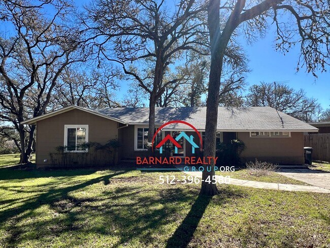 Building Photo - Available March 21: 3 Bed/2 Bath in Established Neighborhood