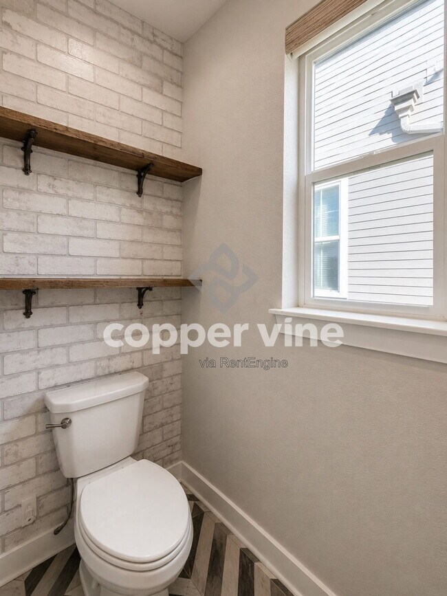 Building Photo - 11959 Mountview Ln