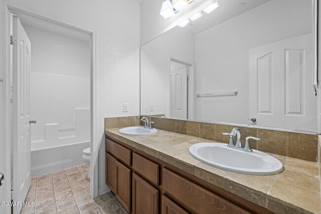 Building Photo - 37152 Waltham Pl