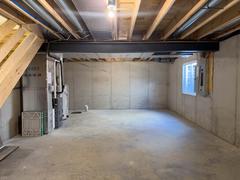 Building Photo - 108 Meadows Bnd