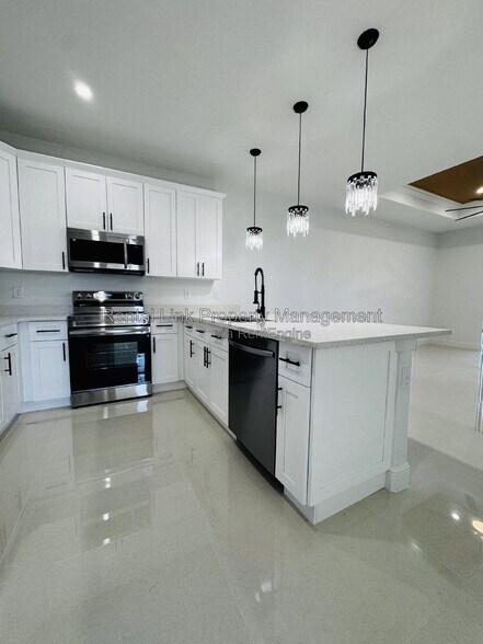 Building Photo - 3948 20th St W
