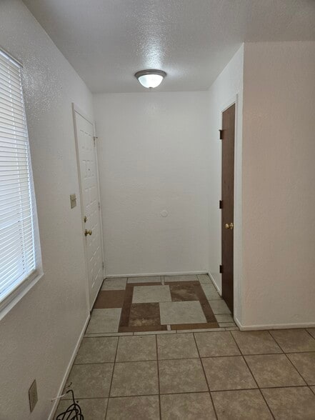 Building Photo - 5066 Inspiration Ln