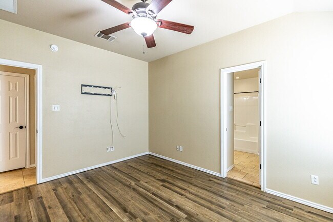 Building Photo - Cute 3 bedroom 2 bath in Frenship School District