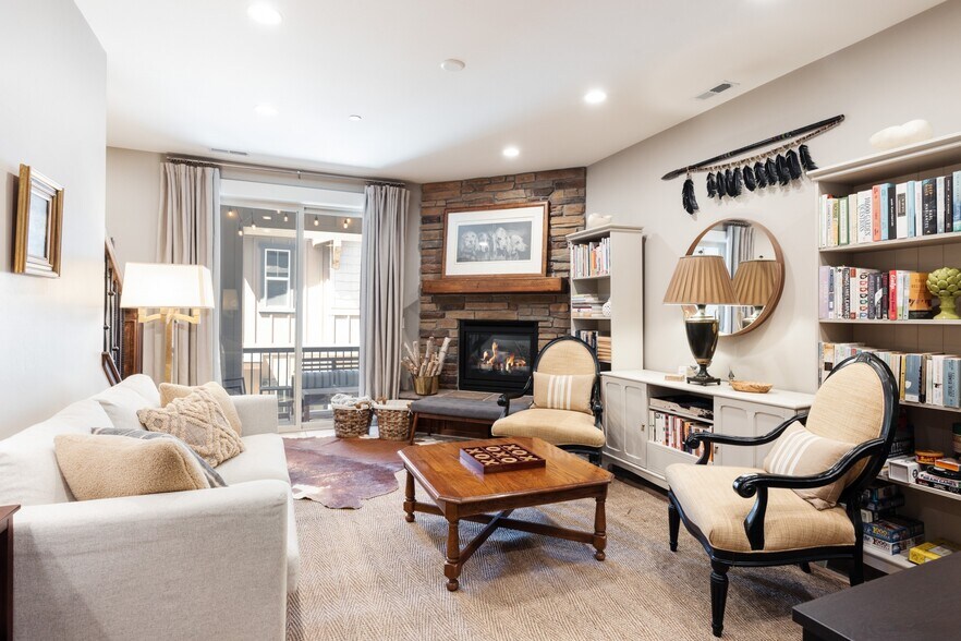 Building Photo - 13331 N Highmark Ct