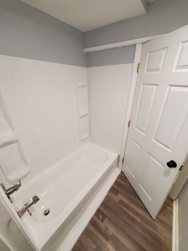 Building Photo - 537 Wheeling Ave