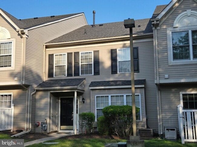 Primary Photo - 1302 Black Walnut Dr