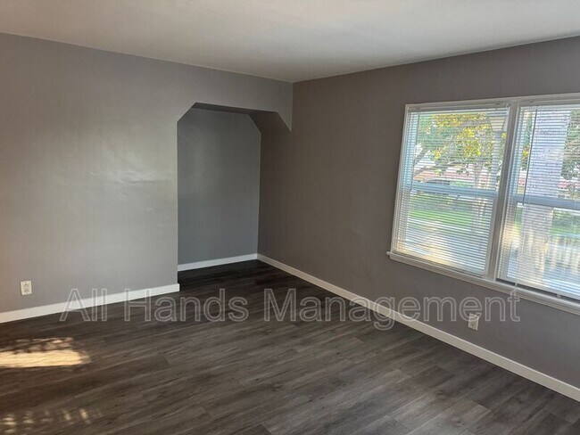 Building Photo - 5117 E The Toledo