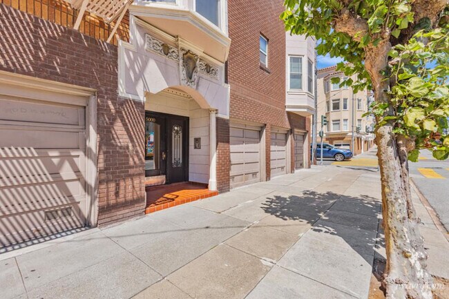 Building Photo - 5000 California St