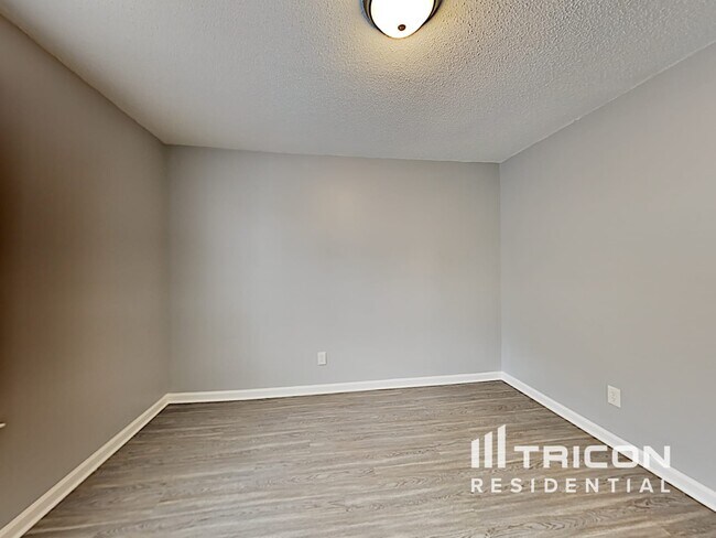 Building Photo - 3539 Oak Leaf Ct