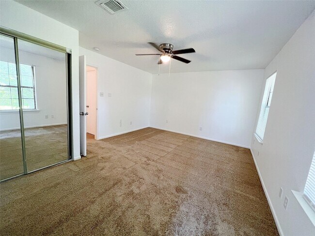 Building Photo - 616 Valley Spring Dr