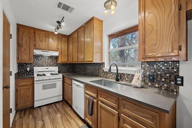 Building Photo - 4207 Deer Trail