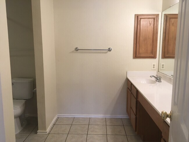 Building Photo - 2810 Redrock Trail